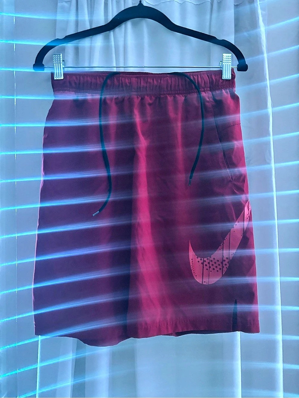 Nike Athletic Shorts in Red Size Small